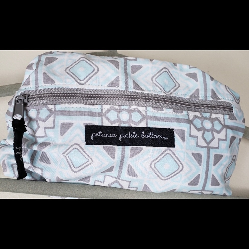 Petunia pickle bottom nursing cover